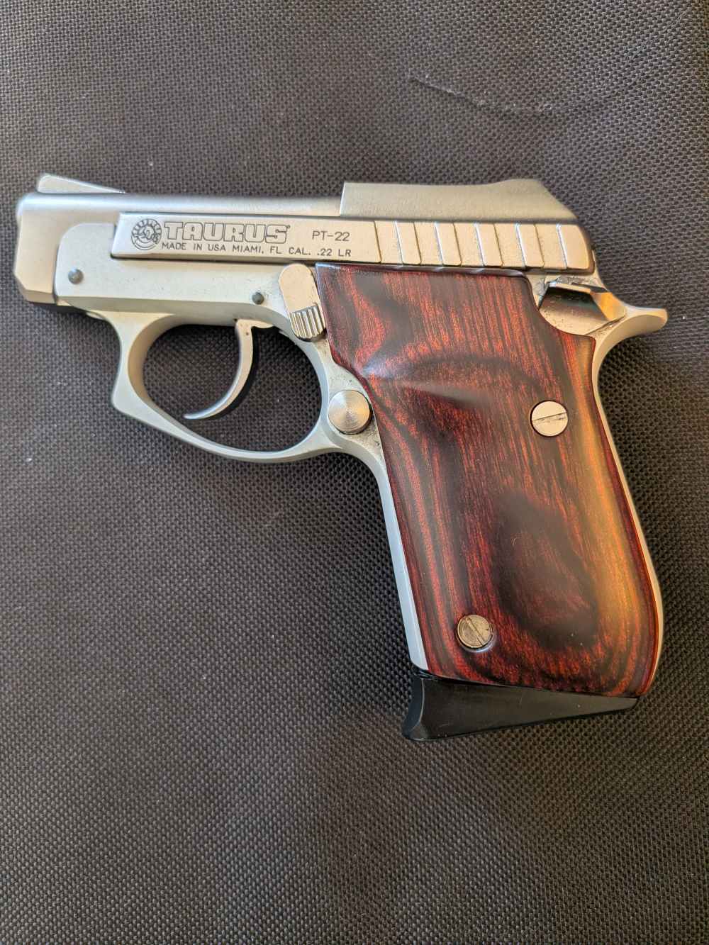 Taurus PT22 22LR-img-1