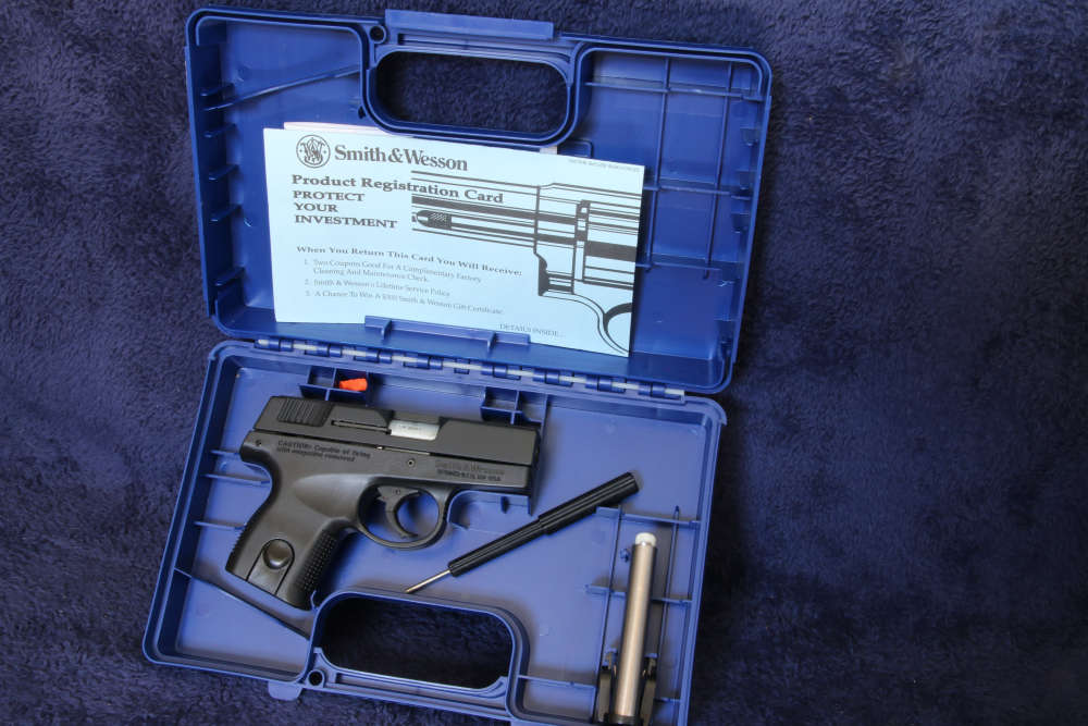 Like New - SMITH & WESSON SW380 MiniCompact Conceal Carry Pistol NO RESERVE-img-0