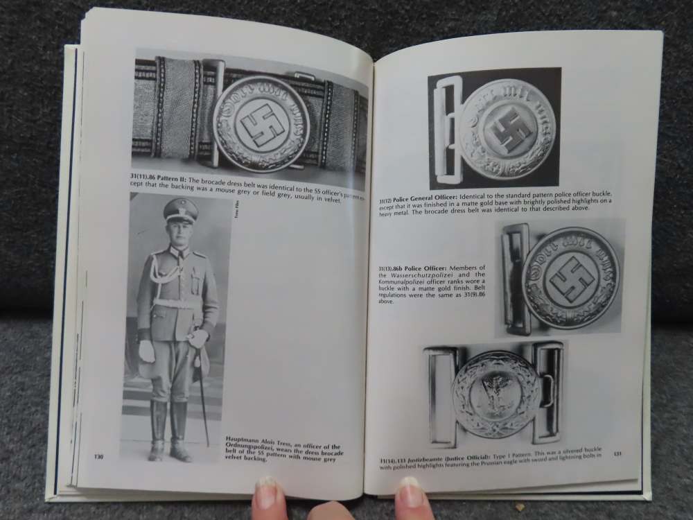 BELT BUCKLES & BROCADES OF THE THIRD REICH HARDCOVER BOOK-img-18