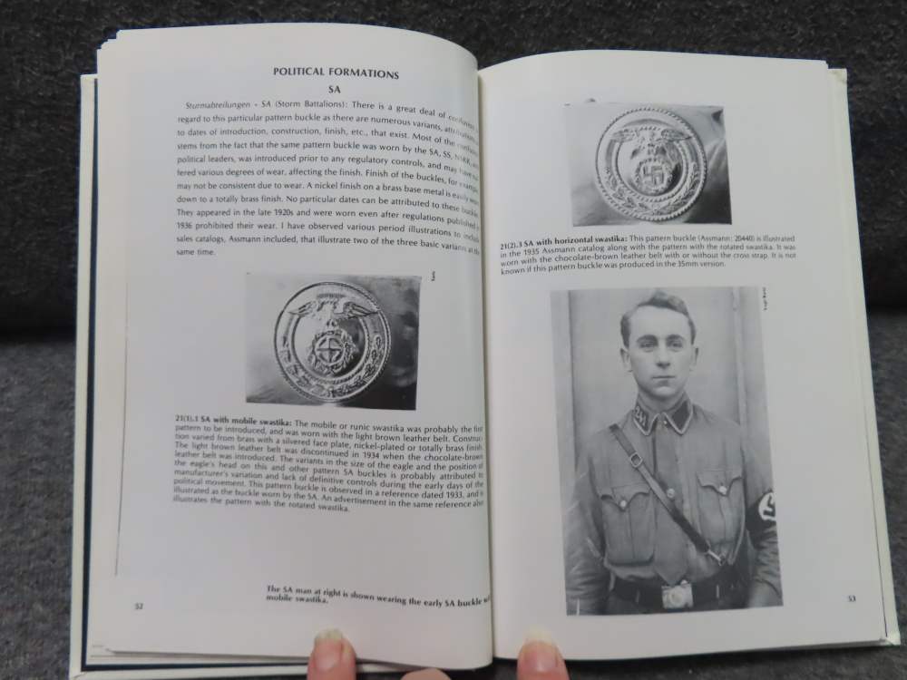 BELT BUCKLES & BROCADES OF THE THIRD REICH HARDCOVER BOOK-img-11