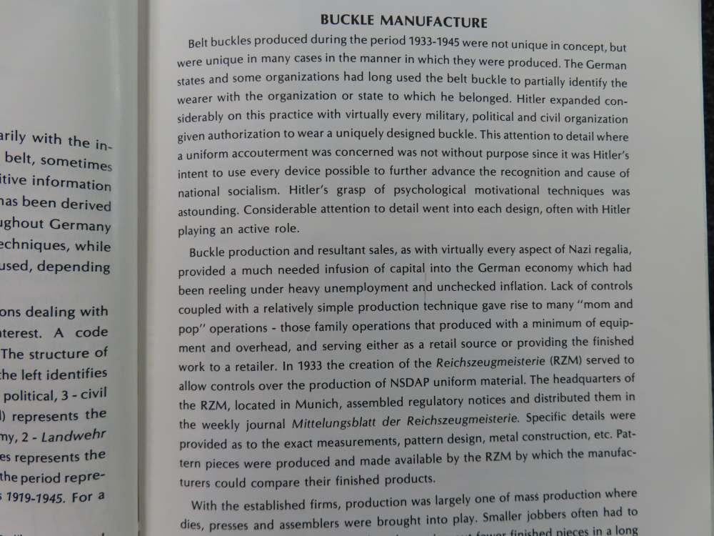 BELT BUCKLES & BROCADES OF THE THIRD REICH HARDCOVER BOOK-img-4