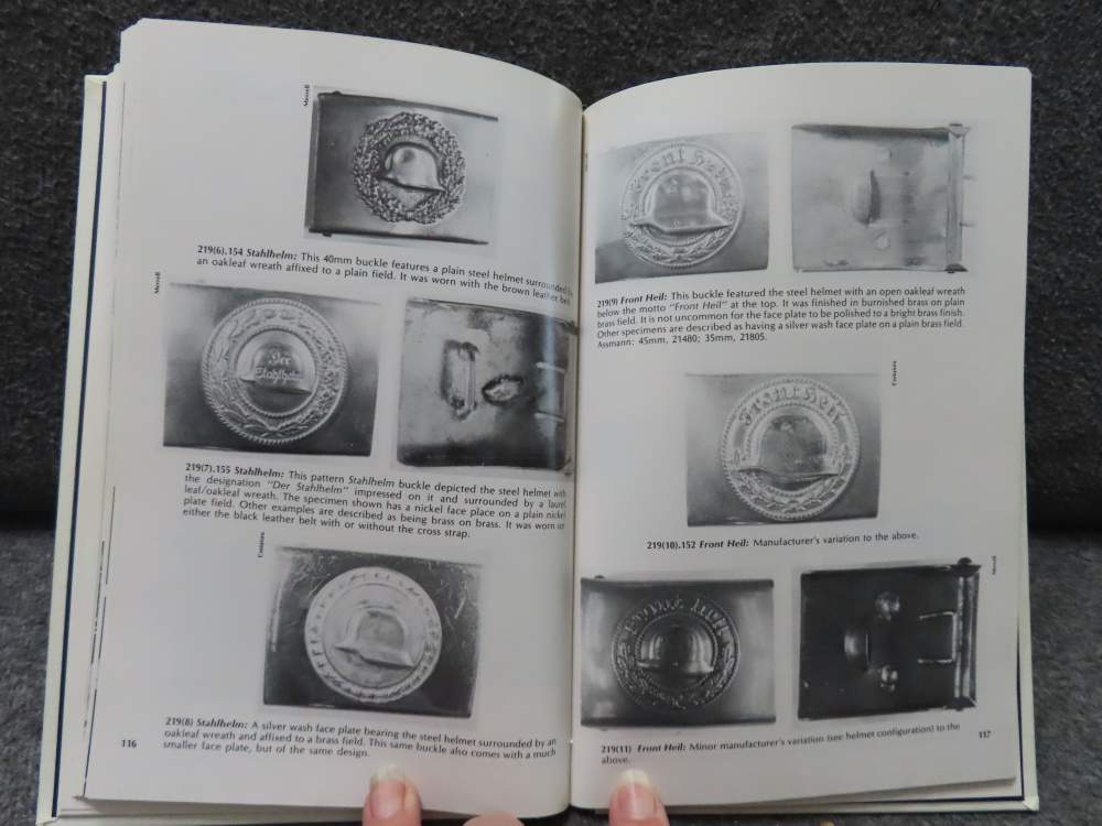 BELT BUCKLES & BROCADES OF THE THIRD REICH HARDCOVER BOOK-img-16