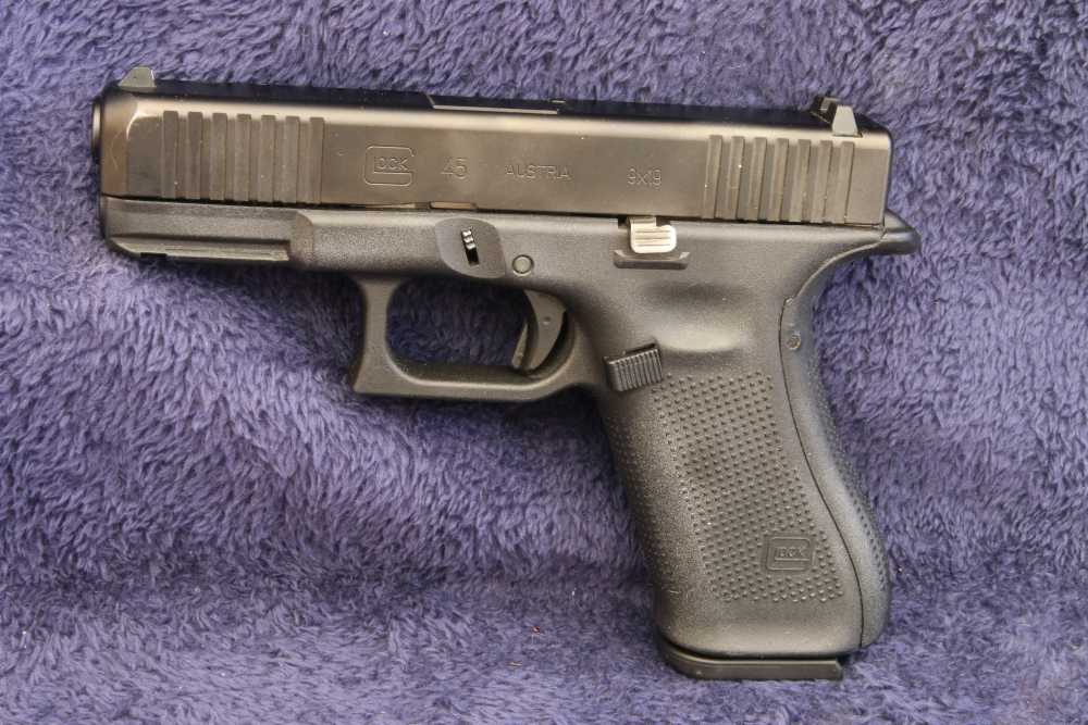 Nice GLOCK G45 Semi-Auto Pistol 9mm 3-17rd. Mags - NO RESERVE-img-3