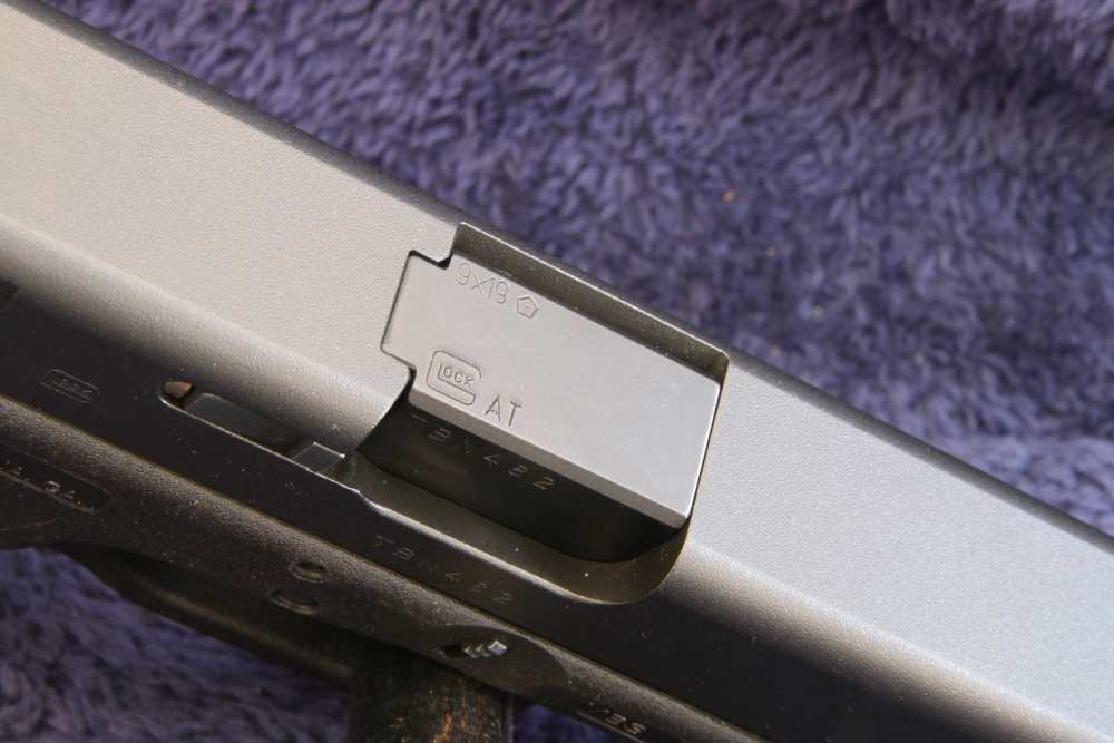 Very Nice GLOCK 17 Gen 4 Semi Auto Pistol 17rd. - NO RESERVE-img-5