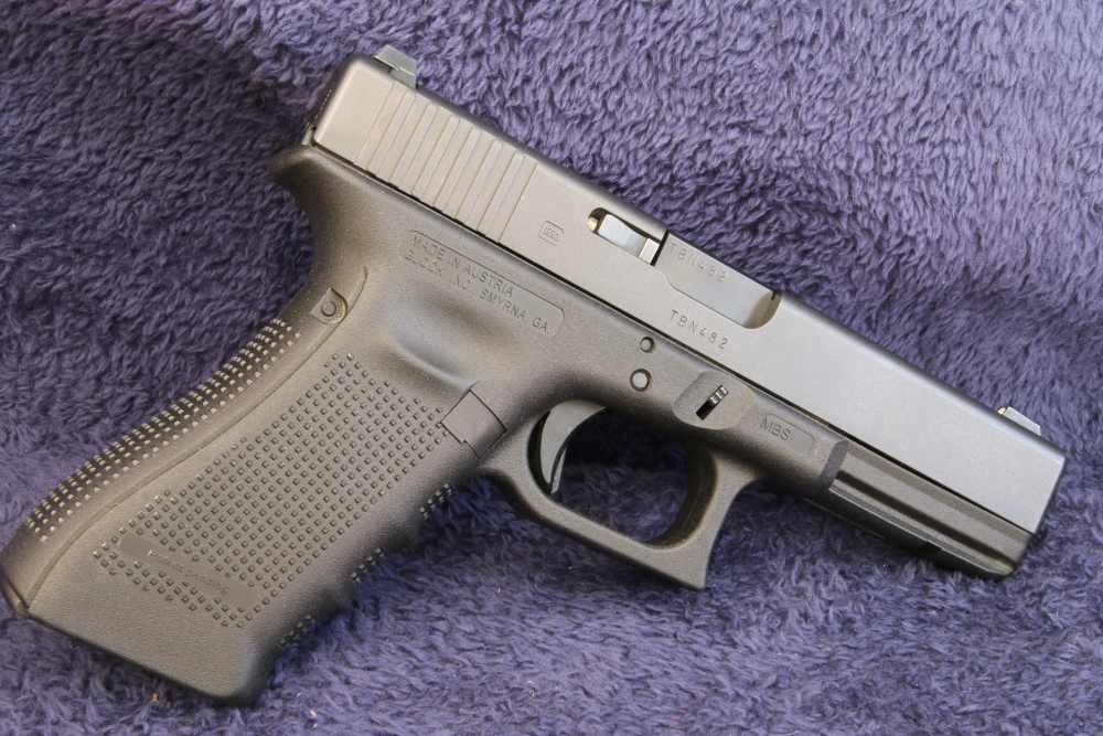 Very Nice GLOCK 17 Gen 4 Semi Auto Pistol 17rd. - NO RESERVE-img-0