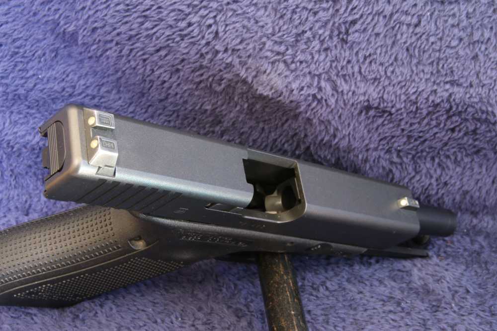 Very Nice GLOCK 17 Gen 4 Semi Auto Pistol 17rd. - NO RESERVE-img-3