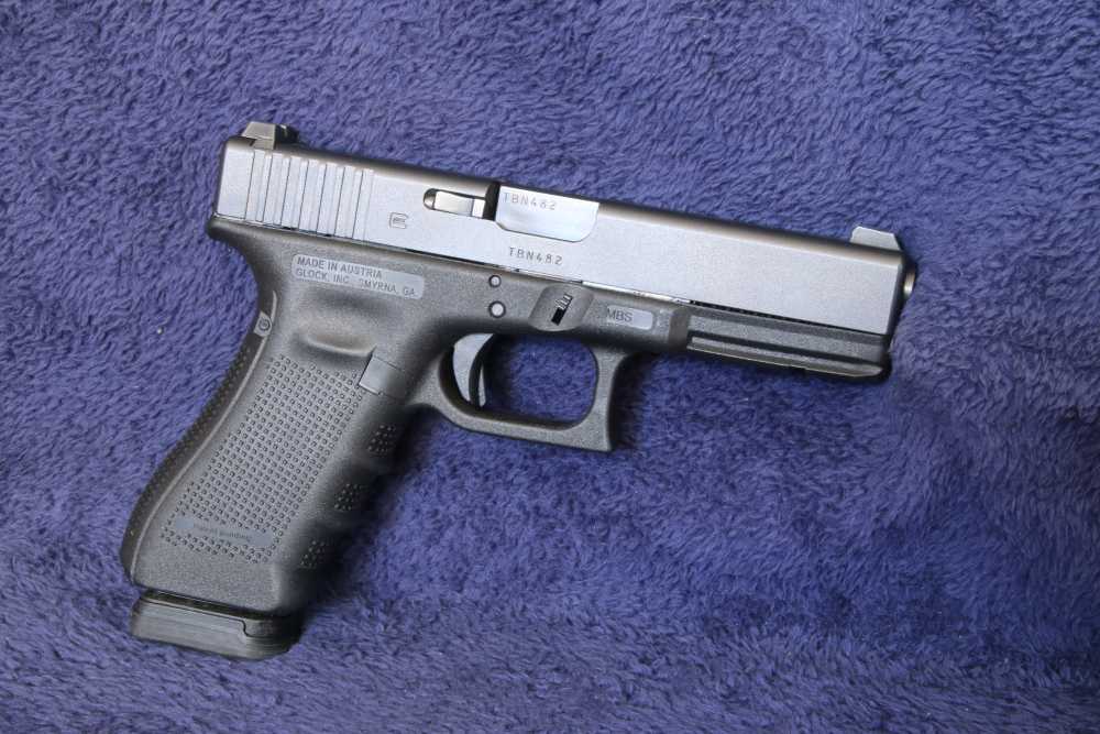 Very Nice GLOCK 17 Gen 4 Semi Auto Pistol 17rd. - NO RESERVE-img-2