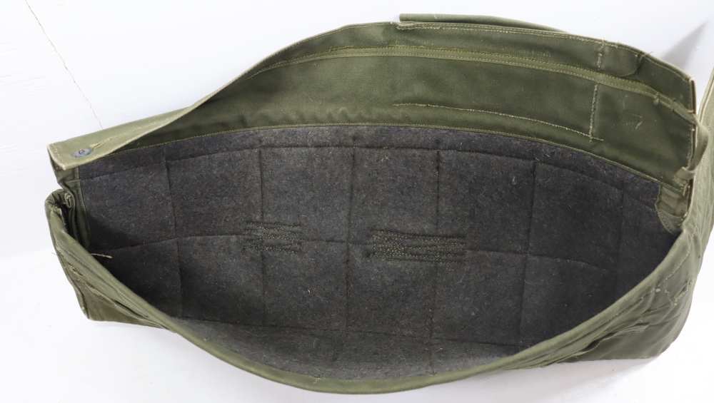 ORG U.S. VIETNAM ERA M-1950 PARACHUTIST WEAPON CASE-img-17