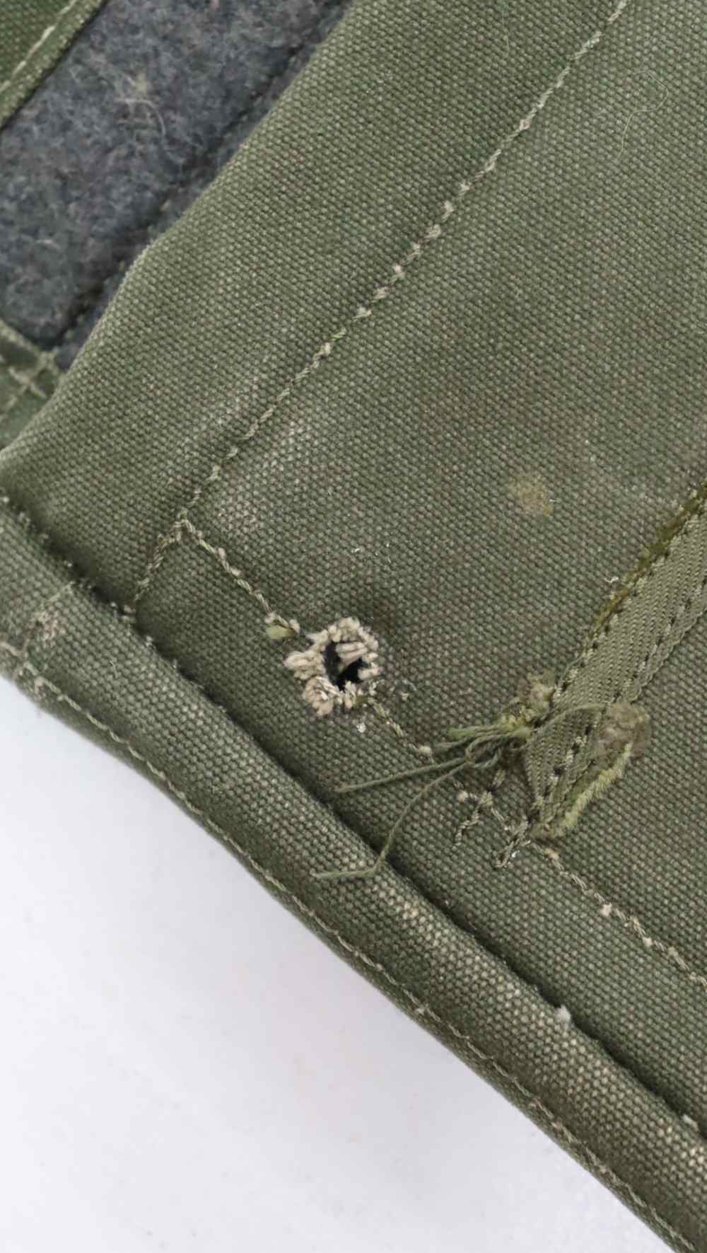 ORG U.S. VIETNAM ERA M-1950 PARACHUTIST WEAPON CASE-img-12