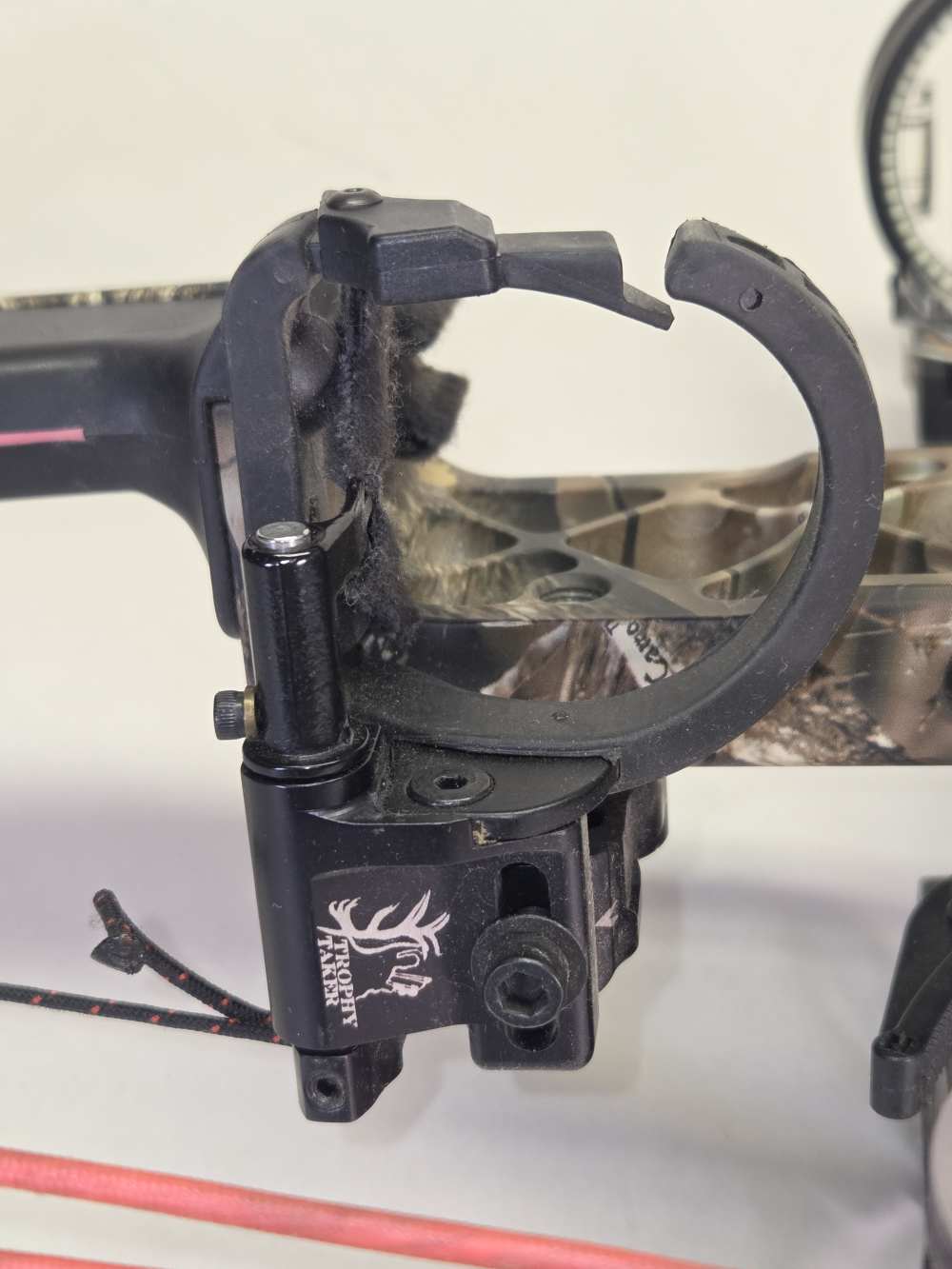 Matthews Monster Chill SDX Compound Bow Used-img-4