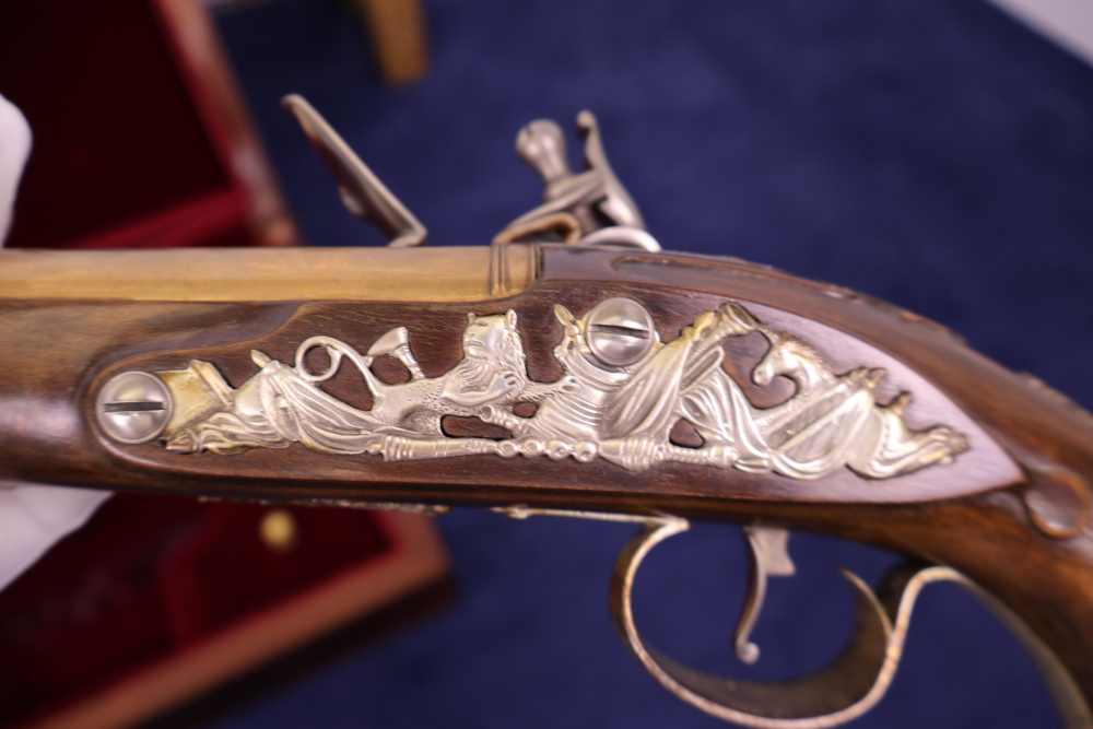 US HISTORICAL SOCIETY GEORGE WASHINGTON WEST POINT FLINTLOCK PISTOLS 1976 -img-24