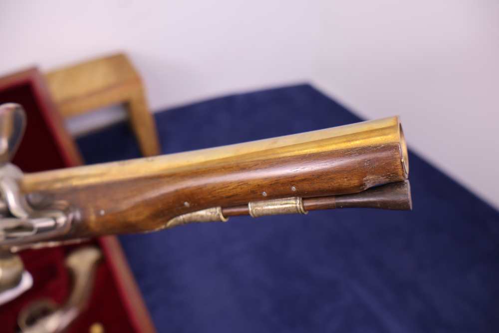 US HISTORICAL SOCIETY GEORGE WASHINGTON WEST POINT FLINTLOCK PISTOLS 1976 -img-4