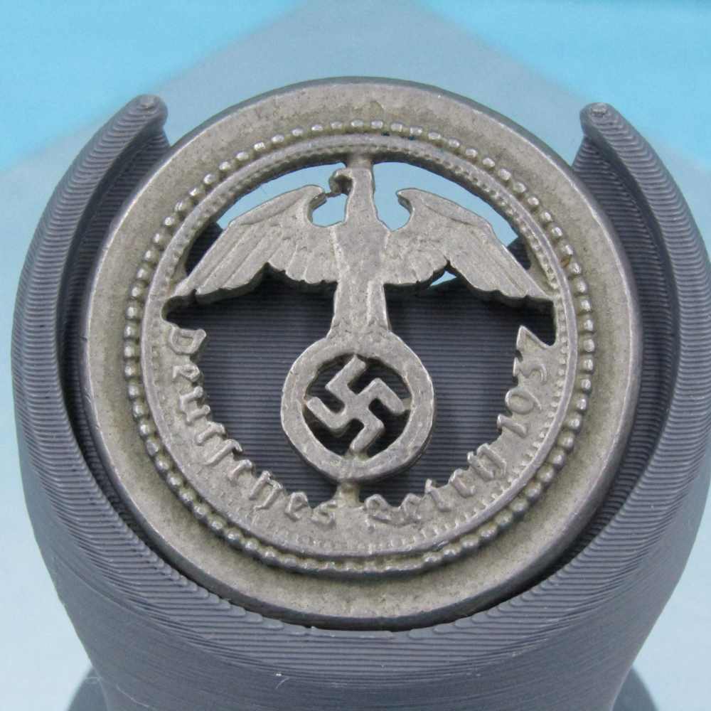 WW2 German Militaria Paul Von Hindenburg 1937 Medal W35-img-0