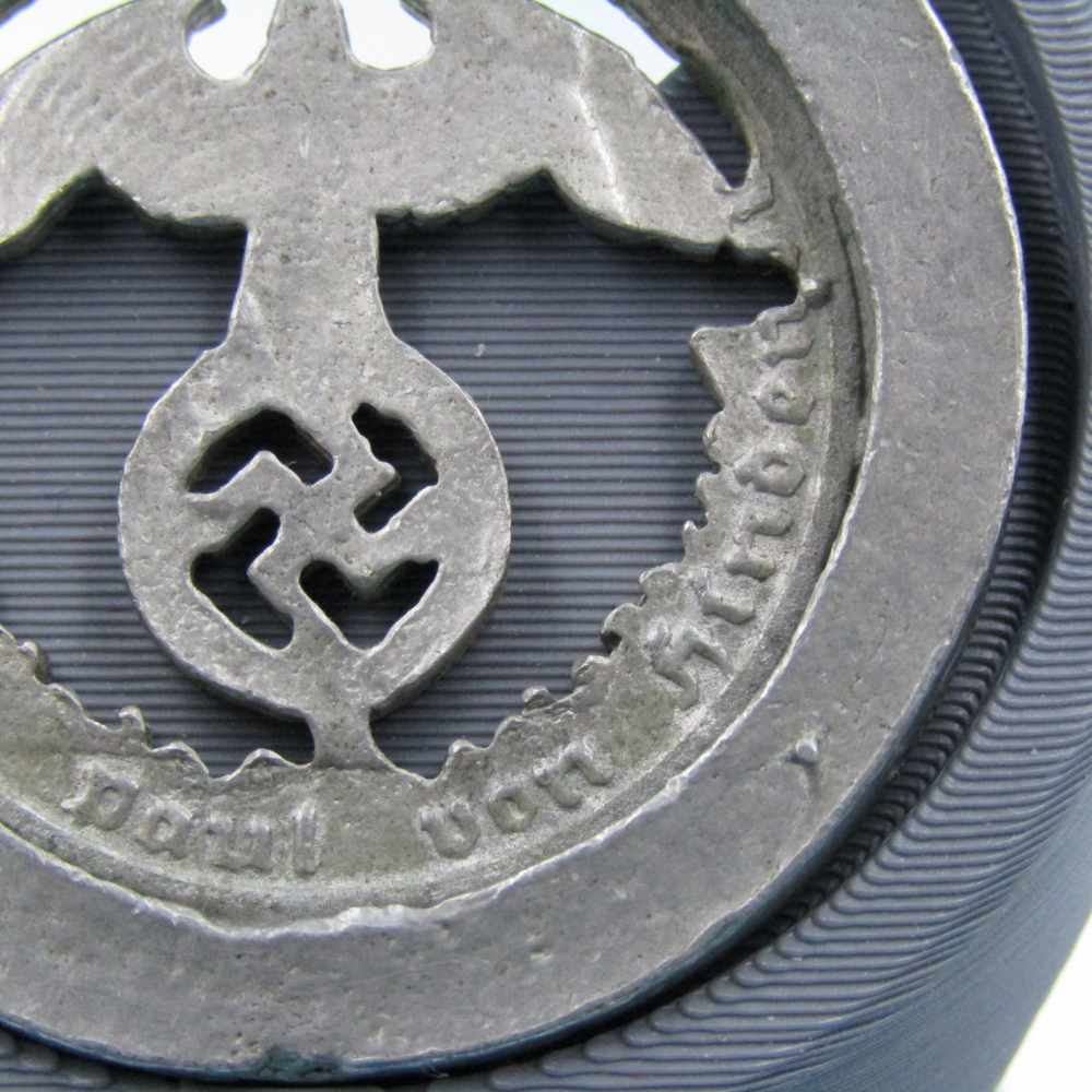 WW2 German Militaria Paul Von Hindenburg 1937 Medal W35-img-8