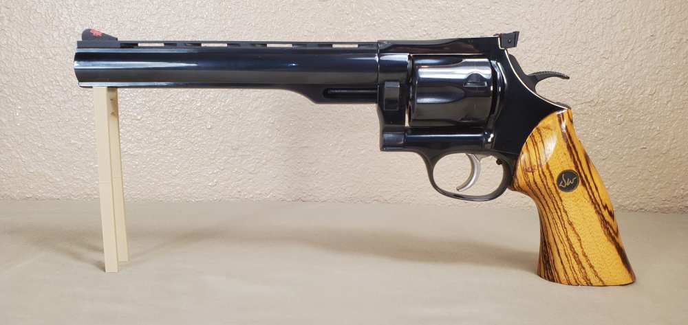 Dan Wesson, Model V44, .44 Magnum, Case & 4 Barrels! 6" & 8"-img-1