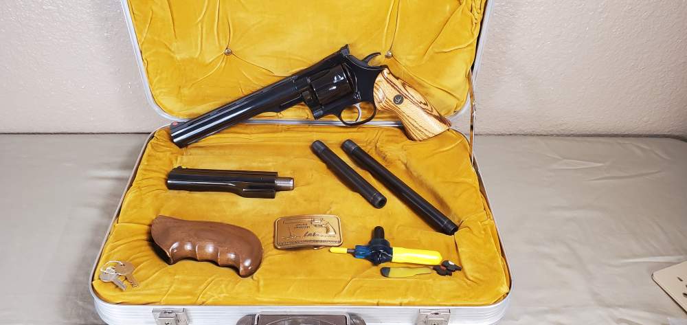 Dan Wesson, Model V44, .44 Magnum, Case & 4 Barrels! 6" & 8"-img-8