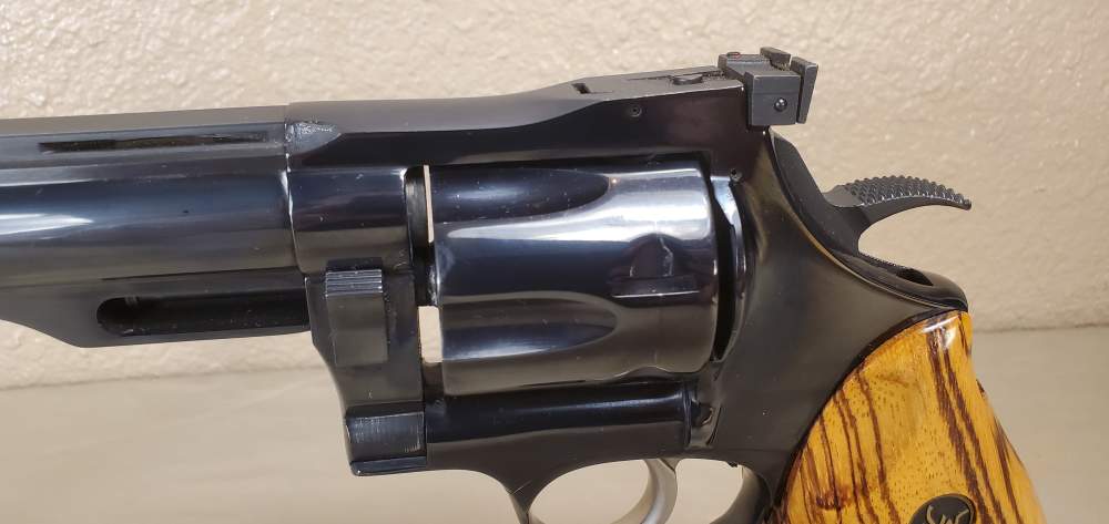 Dan Wesson, Model V44, .44 Magnum, Case & 4 Barrels! 6" & 8"-img-7