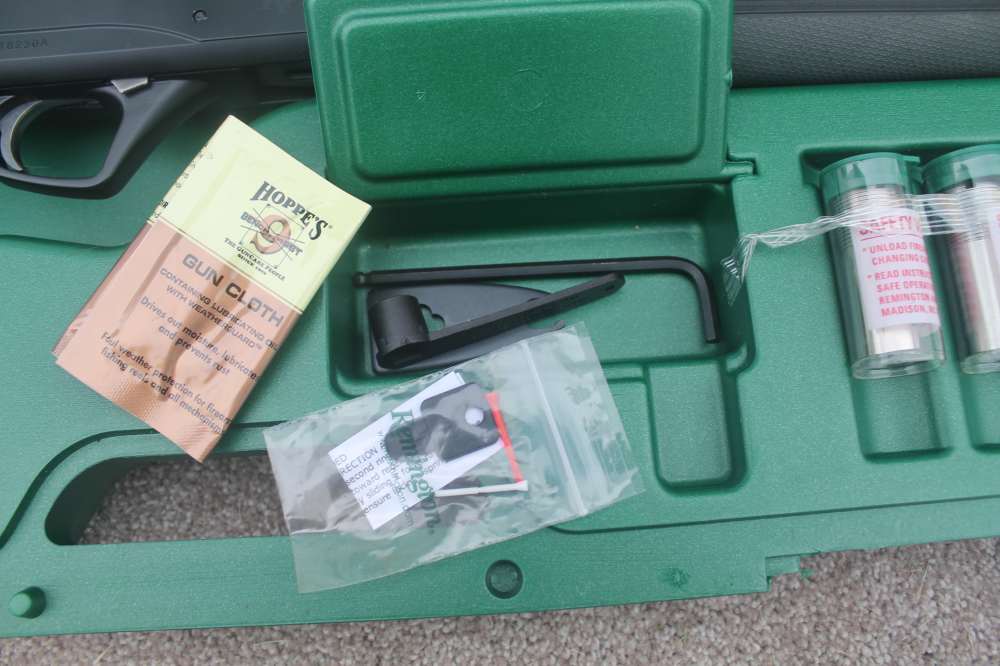 Remington Versa Max in in Remington Case 2 3/4 - 3 1/2  shells  12ga-img-4
