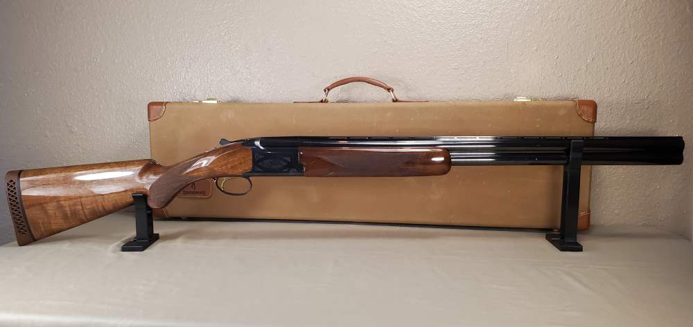 Browning, Citori Lightning, 12 Ga, 28" Barrels, Made in 2000, With CASE!-img-1
