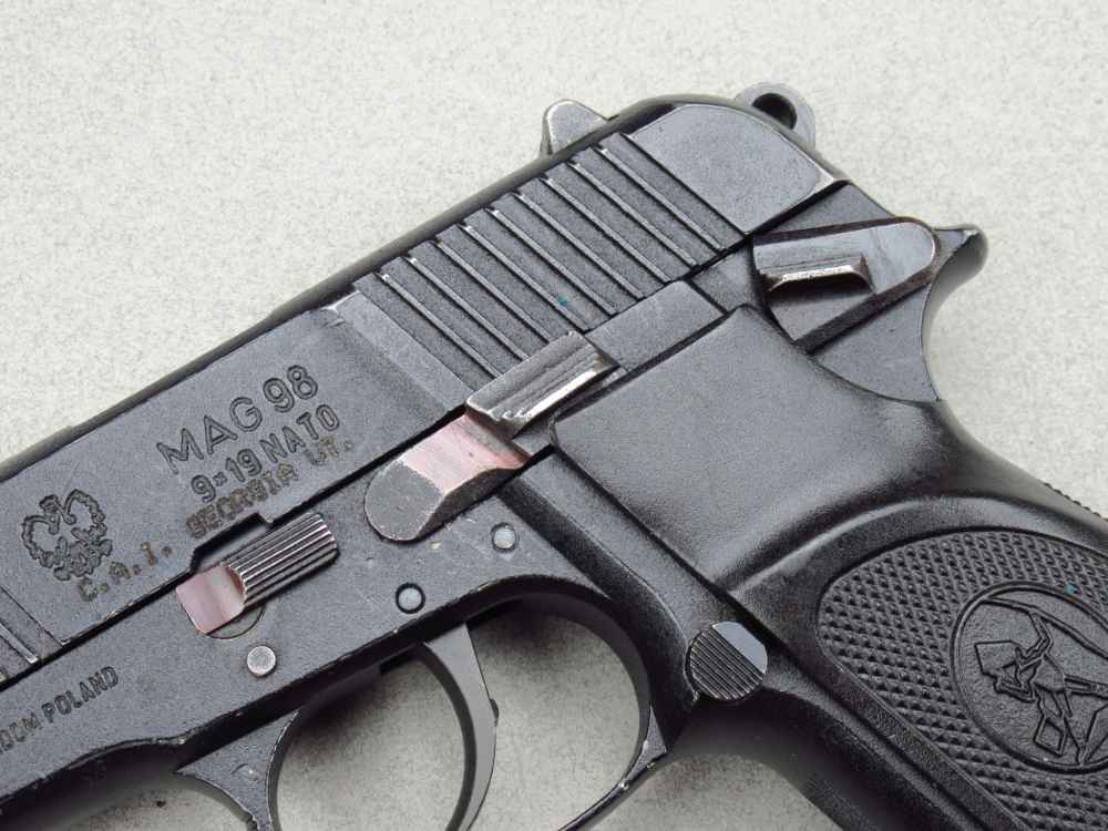2000 Polish Eagle F,B, Radom Lucznik Mag98 Army pistol 9mm Luger VIS-img-3