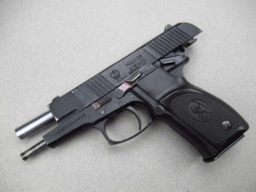 2000 Polish Eagle F,B, Radom Lucznik Mag98 Army pistol 9mm Luger VIS-img-46