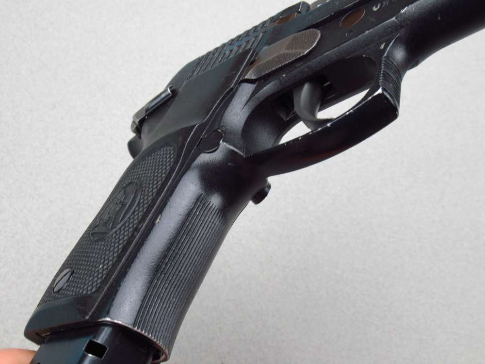 2000 Polish Eagle F,B, Radom Lucznik Mag98 Army pistol 9mm Luger VIS-img-39