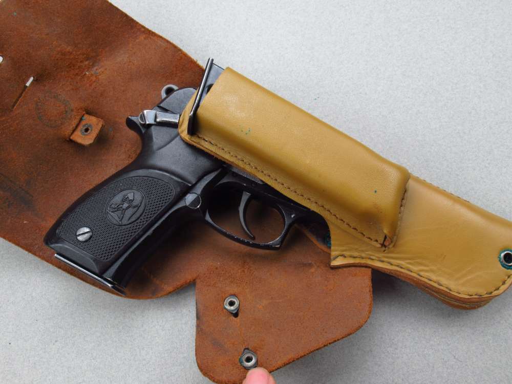 2000 Polish Eagle F,B, Radom Lucznik Mag98 Army pistol 9mm Luger VIS-img-80