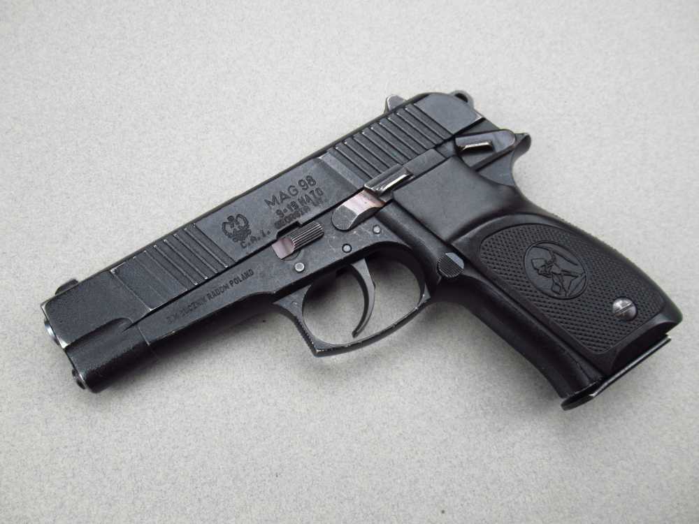 2000 Polish Eagle F,B, Radom Lucznik Mag98 Army pistol 9mm Luger VIS-img-1