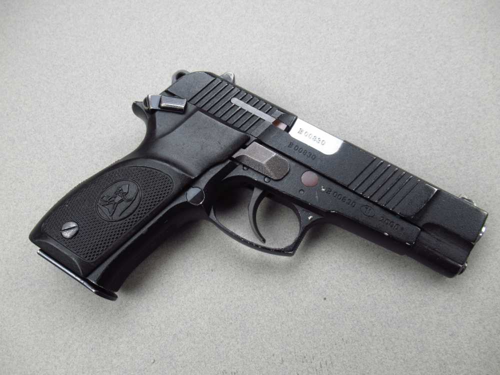 2000 Polish Eagle F,B, Radom Lucznik Mag98 Army pistol 9mm Luger VIS-img-23