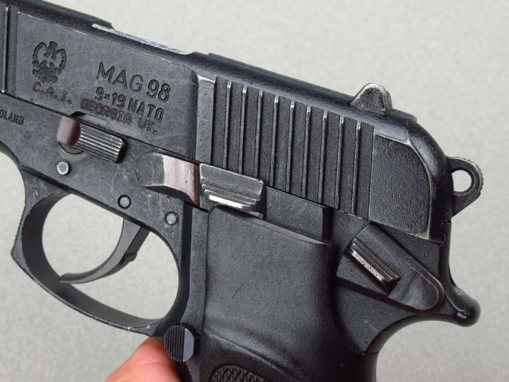 2000 Polish Eagle F,B, Radom Lucznik Mag98 Army pistol 9mm Luger VIS-img-8