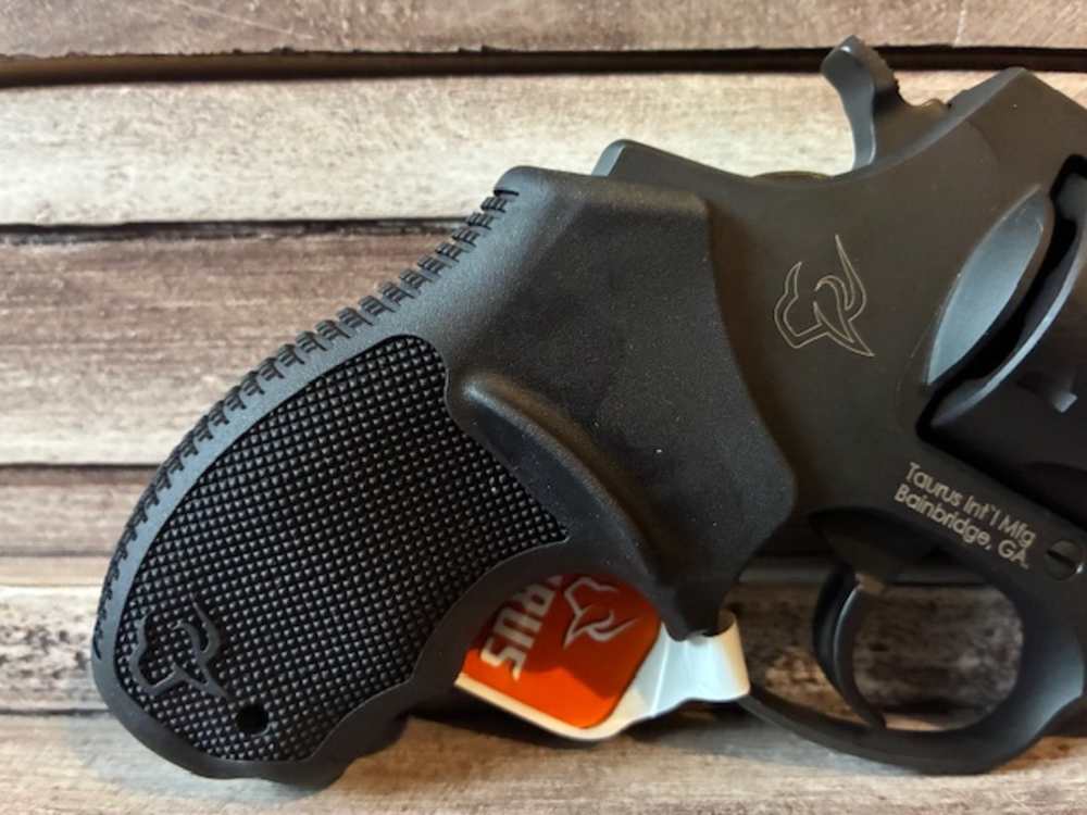 NIB TAURUS 327- 327 FED MAG 2" FS 6-SHOT MATTE BLACK RUBBER GRP IN STOCK-img-3
