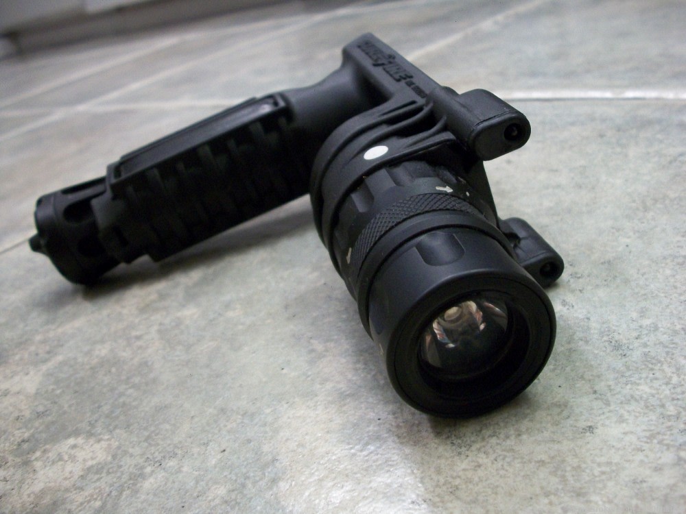Surefire m900 weapon LIGHT grip ar15 scar ak47 sig 552 hk 556 mp5 g36 hk416-img-5