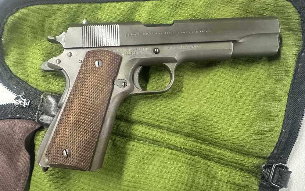 Colt M1911A1 45ACP WWII era 1943! -img-1