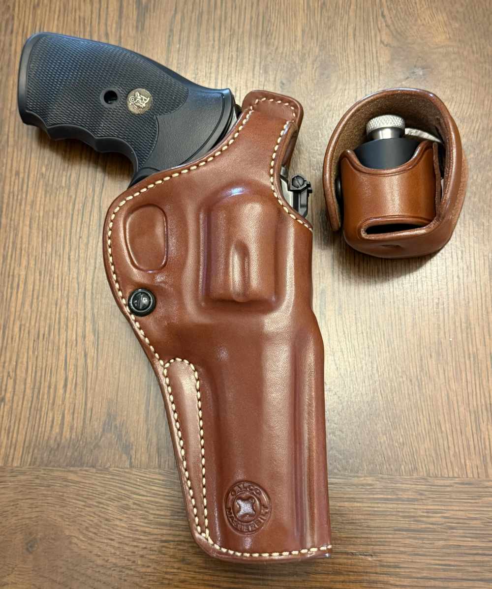 Smith & Wesson Model 19-10 (No Lock) w/ Lots of Extras!-img-6