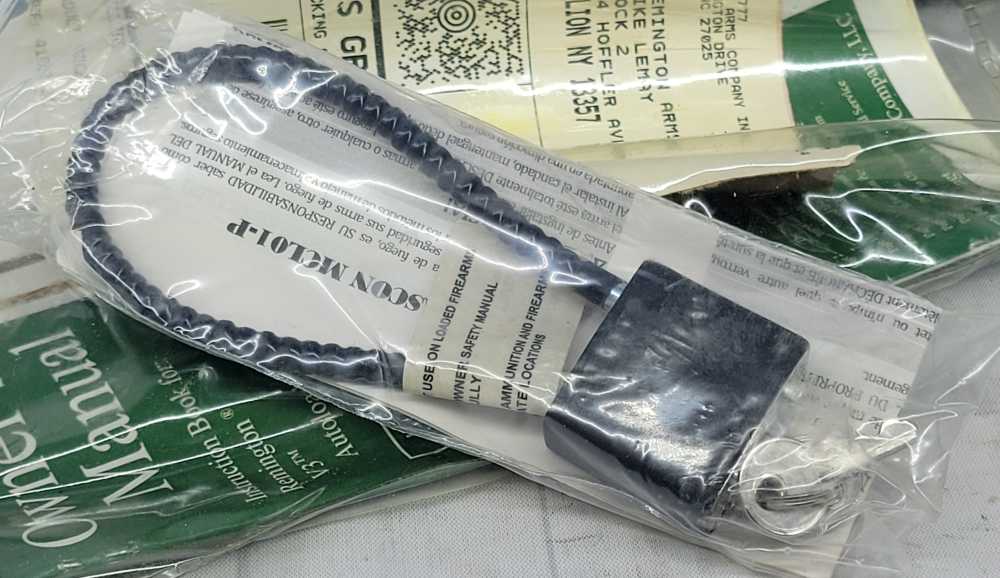 REMINGTON V3 FIELD SPORT 12 GA 28" W/ HARD CASE-img-11