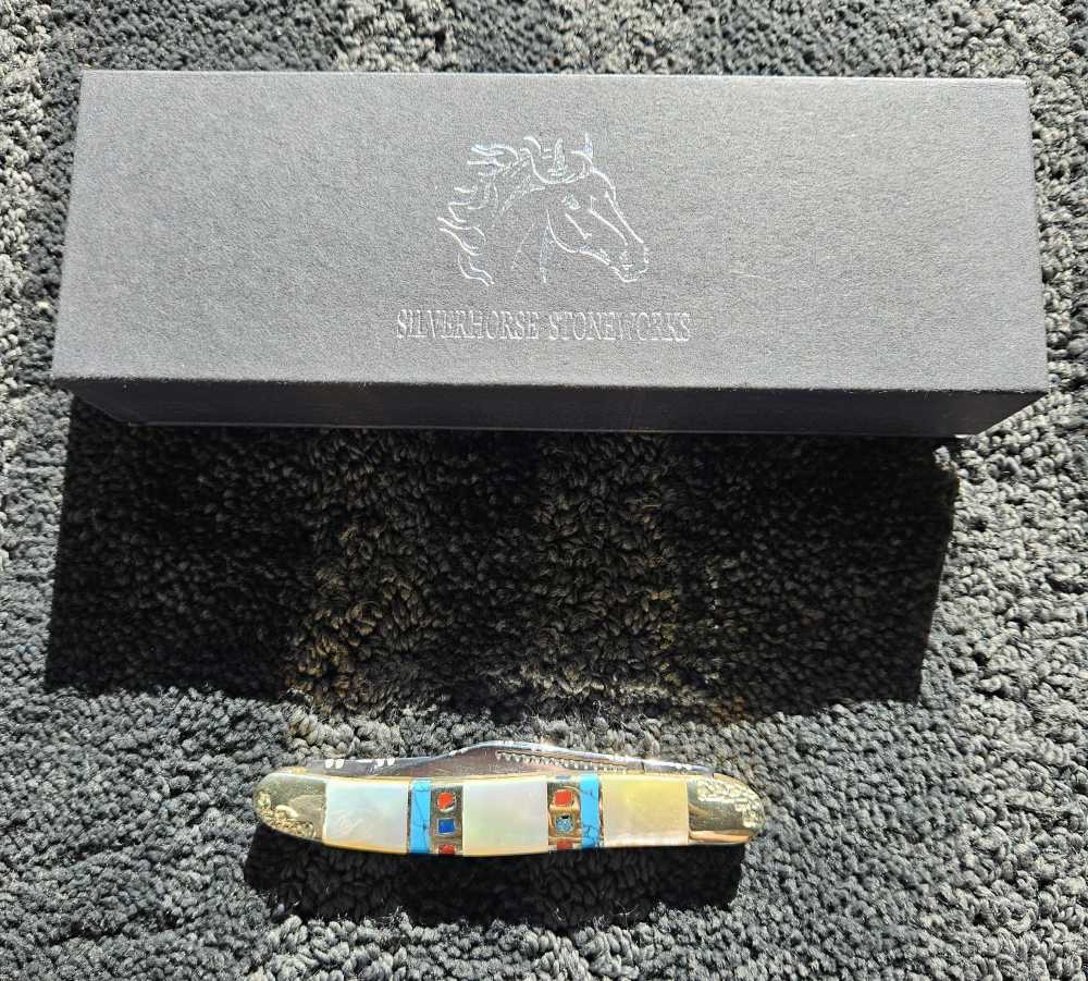 Mother Of Pearl/Turquoise Wrangler SilverHorse Stoneworks pocket-knife-img-0