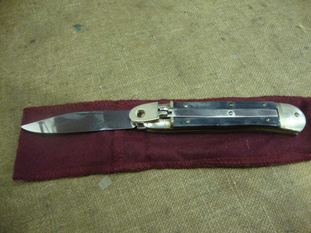 Hubertus Bolster Lever Switchblade, Blue-Grey Bone Scales, 2.75" Stainless -img-2