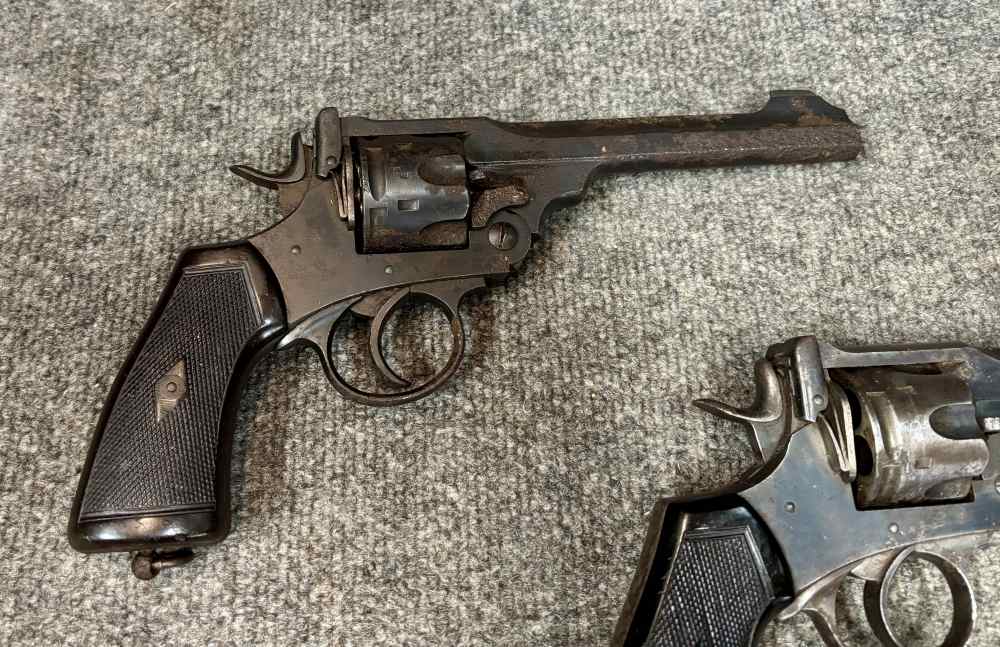Webley Mark IV 455 lot 3 rough revolvers and stunning parts kit NR! Penny!-img-2