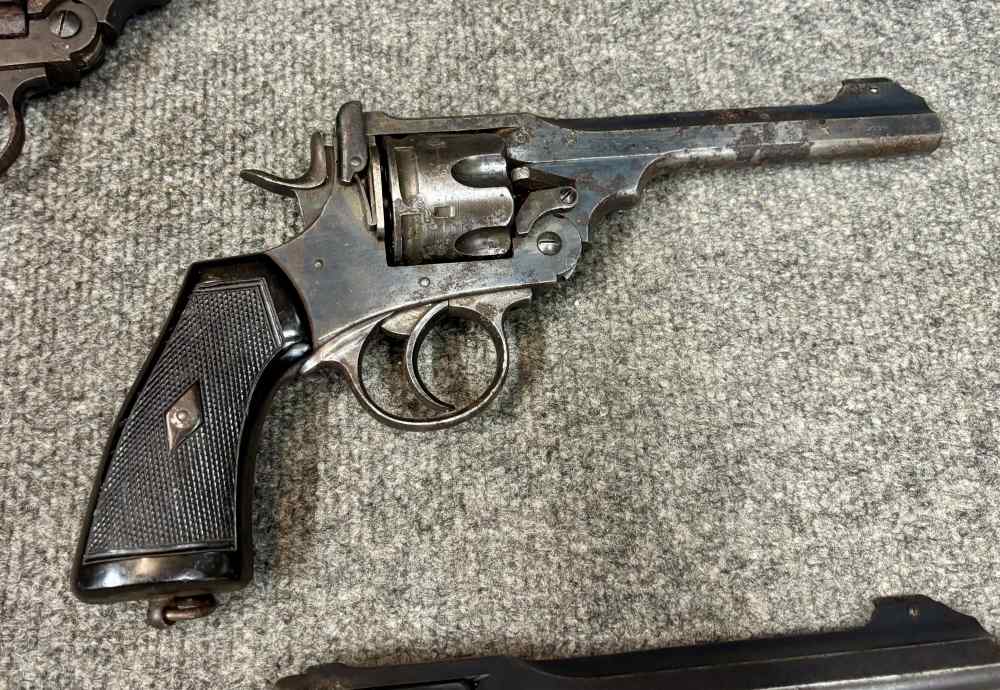Webley Mark IV 455 lot 3 rough revolvers and stunning parts kit NR! Penny!-img-3