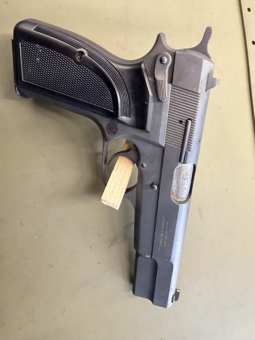 Browning HiPower 9-img-1