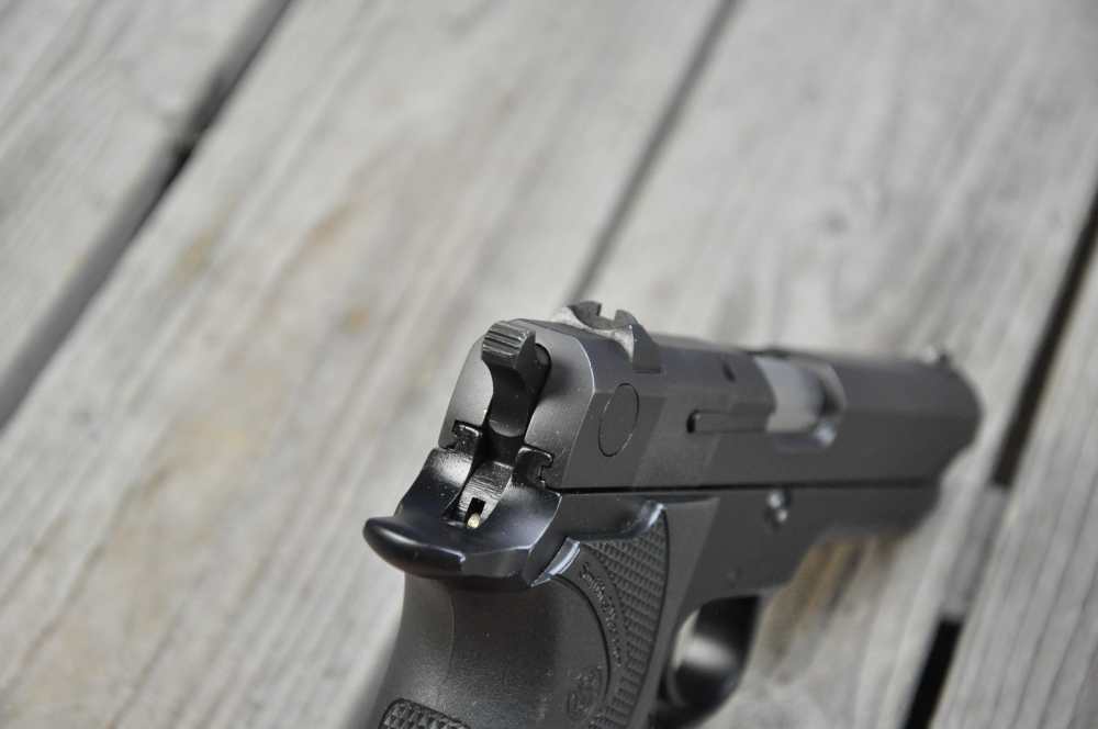 Clean Smith & Wesson Model 915 9mm w/ 2 Mags-img-10