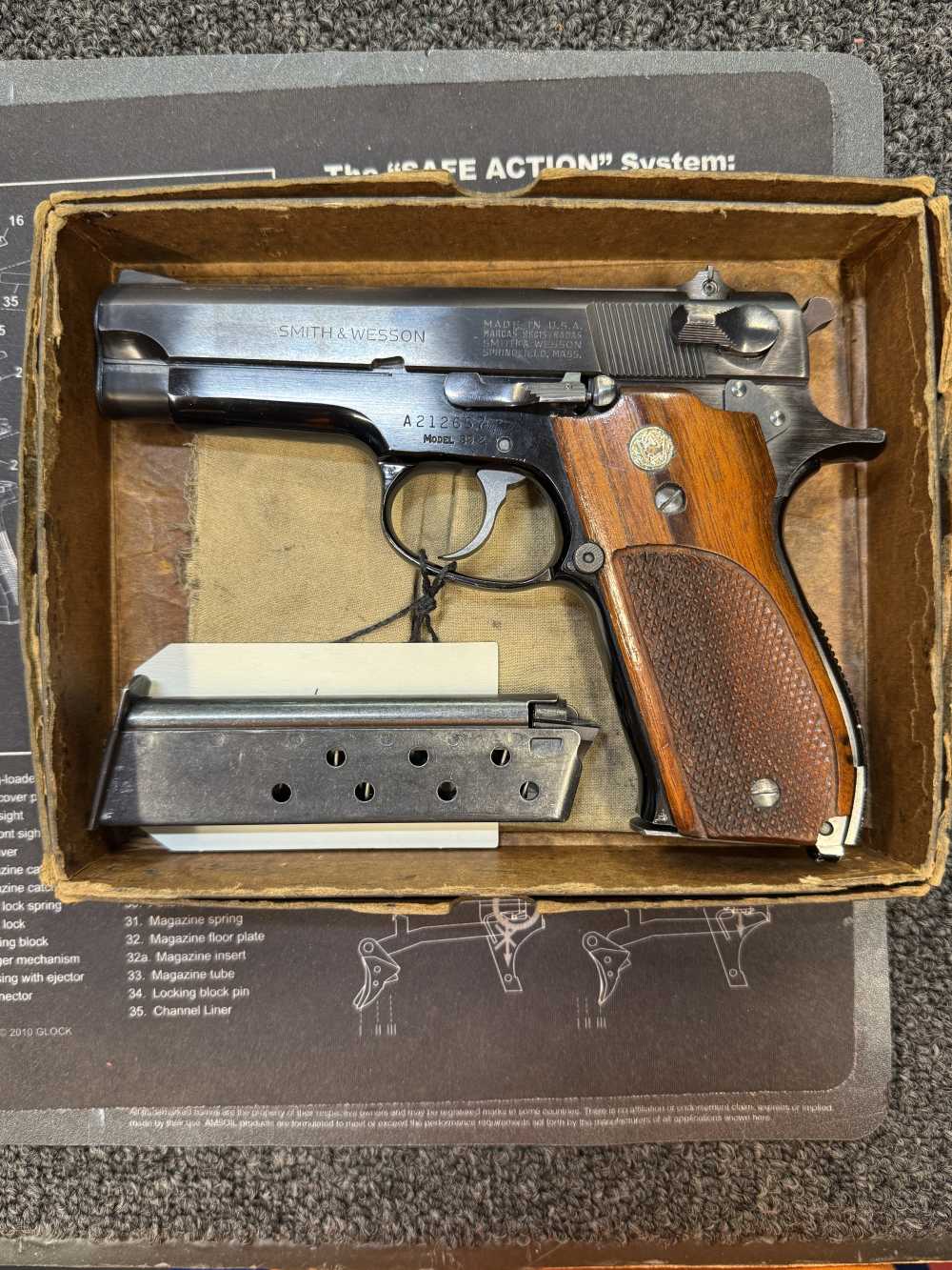 Smith and Wesson model 39-2 In box! -img-0
