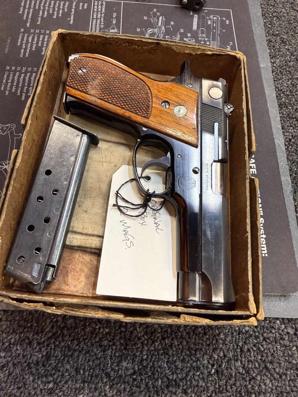 Smith and Wesson model 39-2 In box! -img-3
