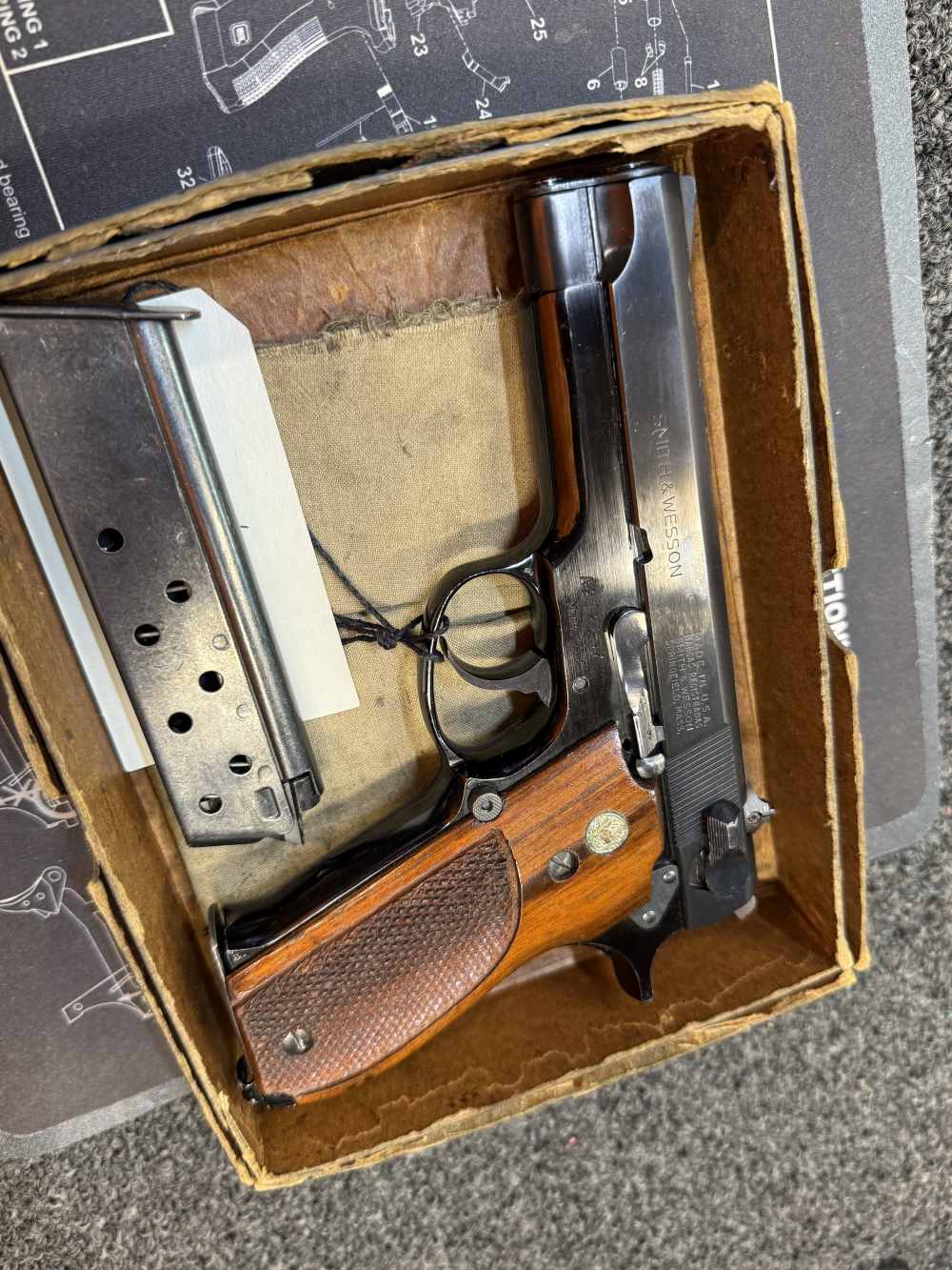 Smith and Wesson model 39-2 In box! -img-1