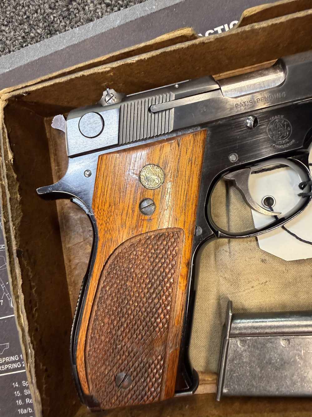 Smith and Wesson model 39-2 In box! -img-6