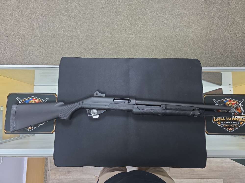 used Benelli Nova Pump Field 12GA 3-1/2" 26" Black 4+1 Pump Action Shotgun-img-0