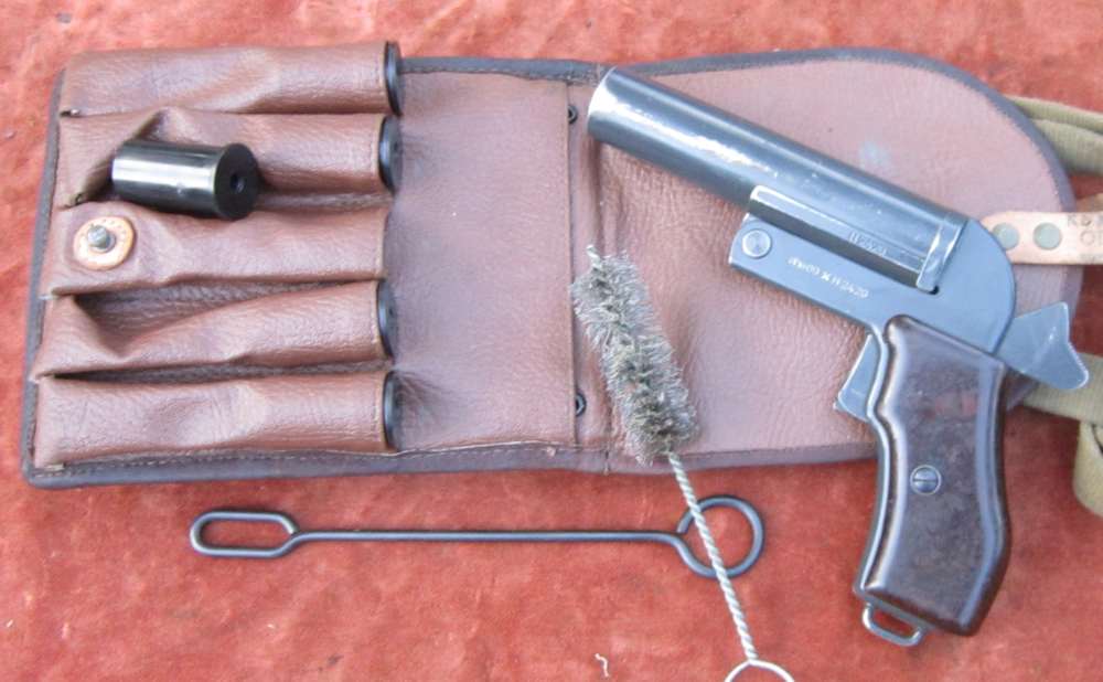 1" Very Pistol/26.5 Czech 44/67 w/cartridge cases,holster/carrier flare gun-img-0