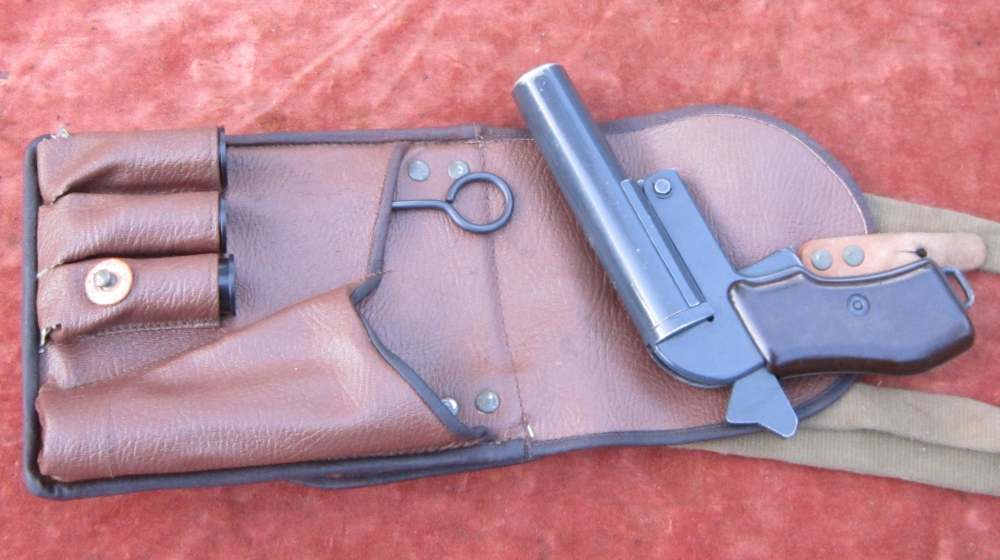 1" Very Pistol/26.5 Czech 44/67 w/cartridge cases,holster/carrier flare gun-img-7