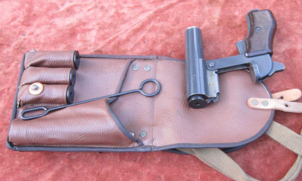 1" Very Pistol/26.5 Czech 44/67 w/cartridge cases,holster/carrier flare gun-img-5