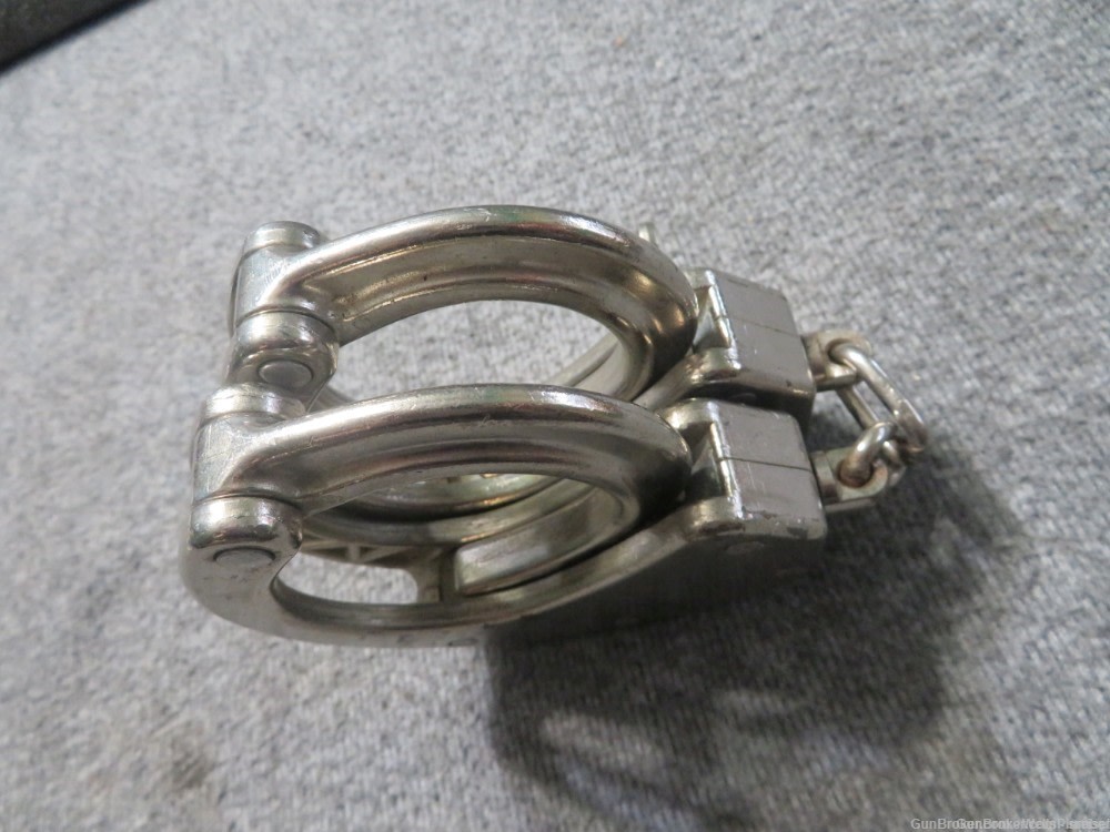 CLEJUSO No. 13 HEAVY DUTY GERMAN MADE HANDCUFFS WITH KEY WORKS & FUNCTIONS-img-7
